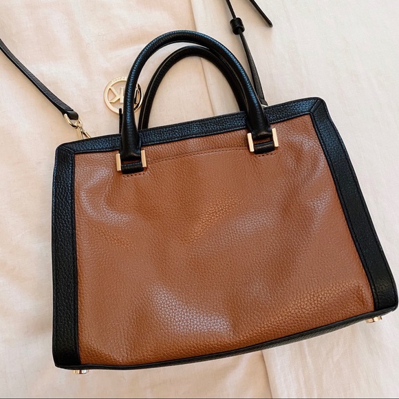 Michael Kors Handbag/Crossbody - Picture 3 of 4